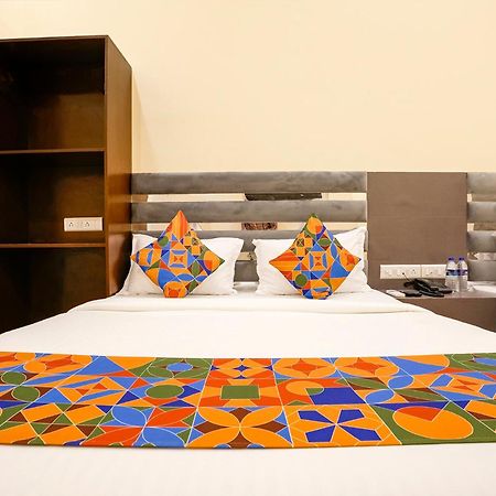 Fabhotel Freedom International - Nr Mumbai International Airport エクステリア 写真